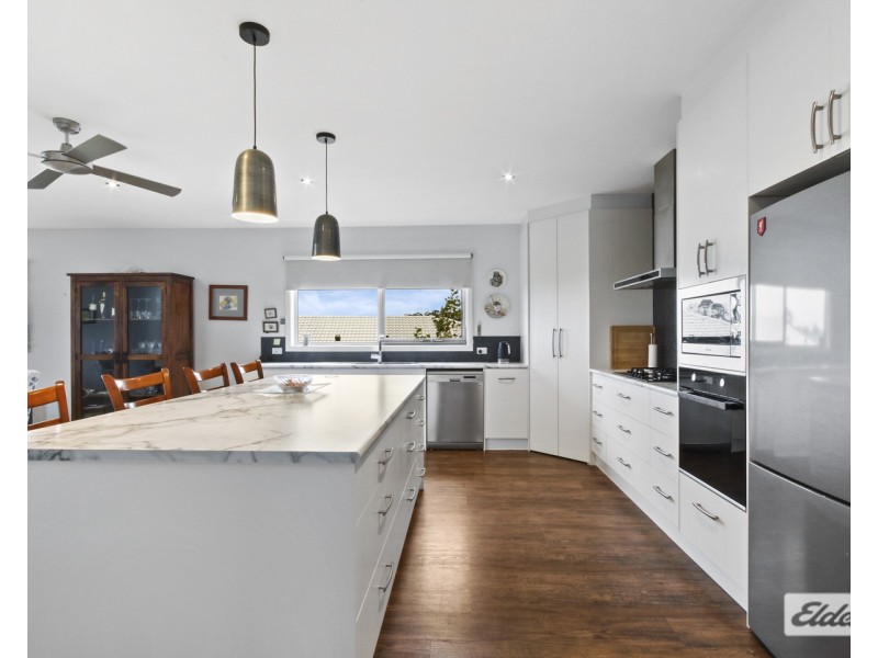 17 Lawson Drive, Lakes Entrance VIC 3909