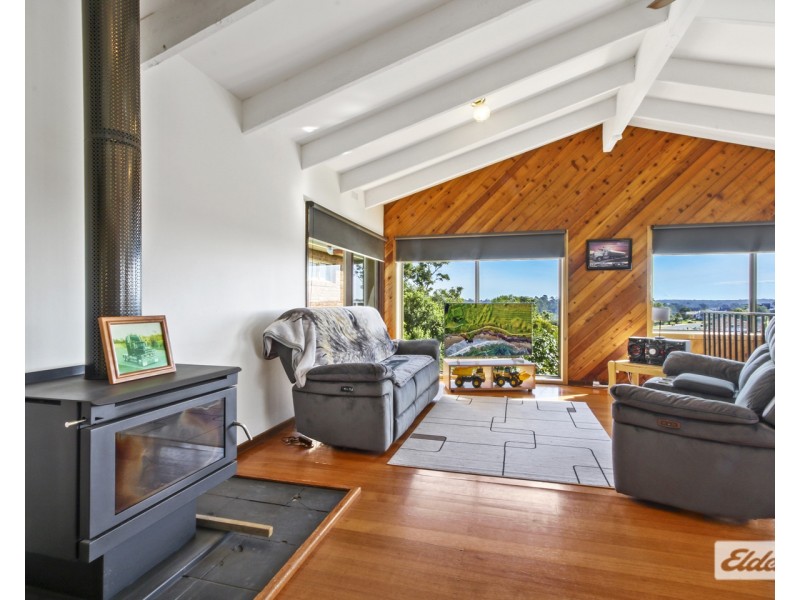 25 Abalone Avenue, Lakes Entrance VIC 3909