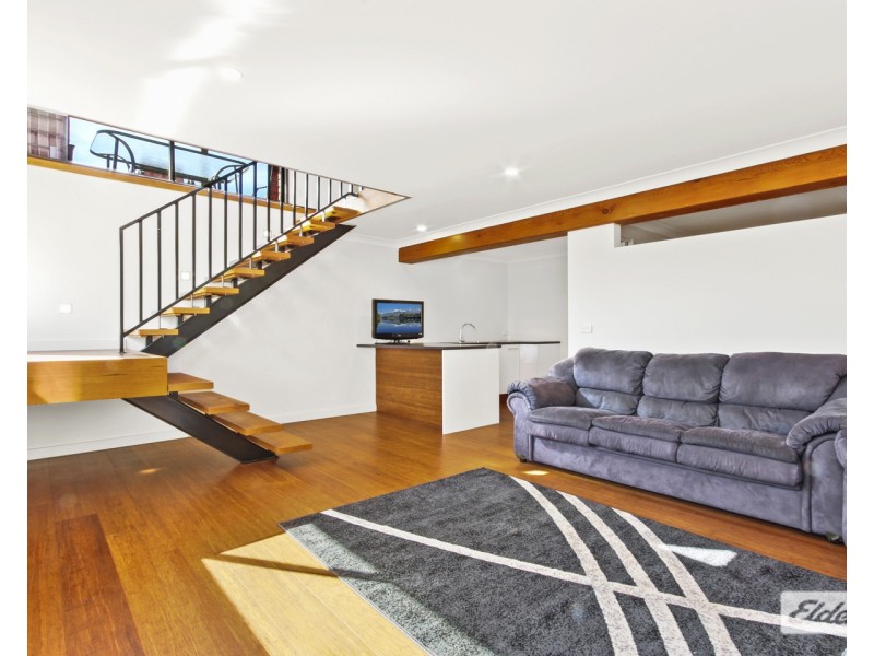 25 Abalone Avenue, Lakes Entrance VIC 3909