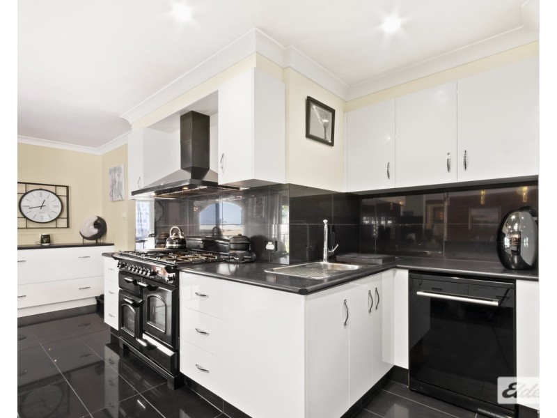 1 Bronsdon Street, Lakes Entrance VIC 3909