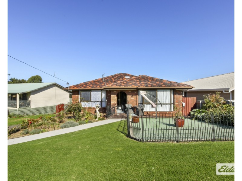1 Bronsdon Street, Lakes Entrance VIC 3909