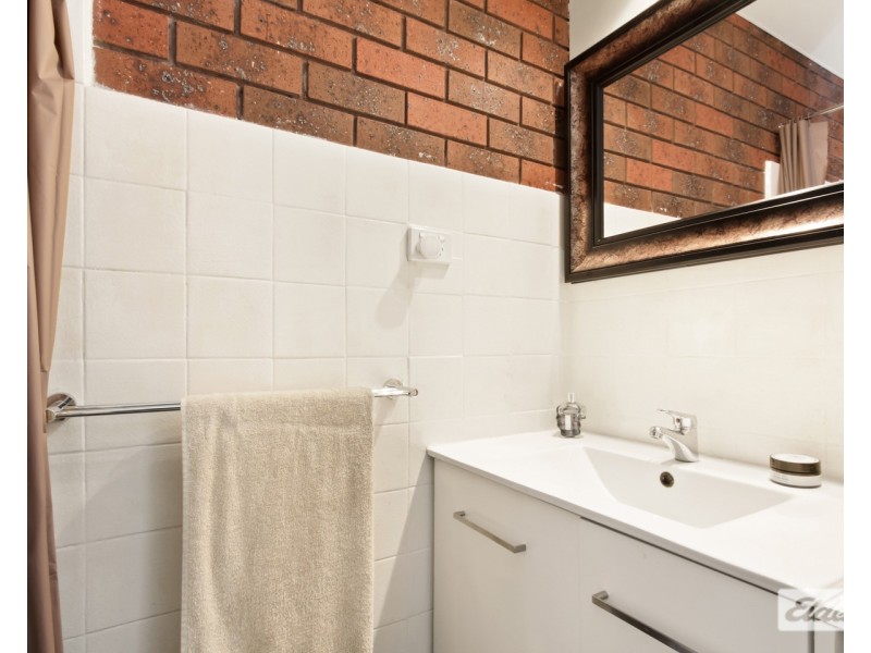 1 Bronsdon Street, Lakes Entrance VIC 3909