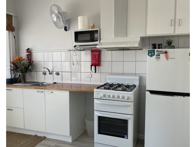 2/9-11 Orme Street, Lakes Entrance VIC 3909