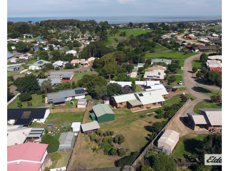 18 Morkham Court, Lakes Entrance VIC 3909