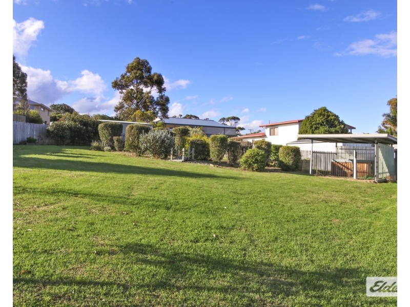 18 Morkham Court, Lakes Entrance VIC 3909