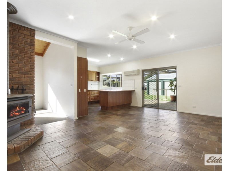 18 Morkham Court, Lakes Entrance VIC 3909