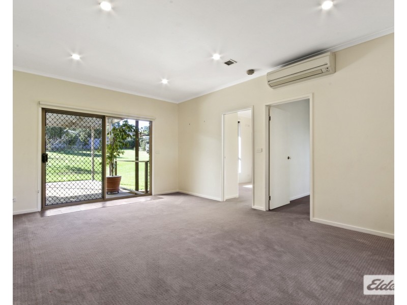18 Morkham Court, Lakes Entrance VIC 3909
