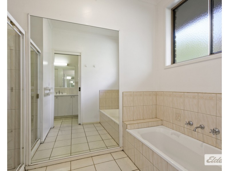 18 Morkham Court, Lakes Entrance VIC 3909