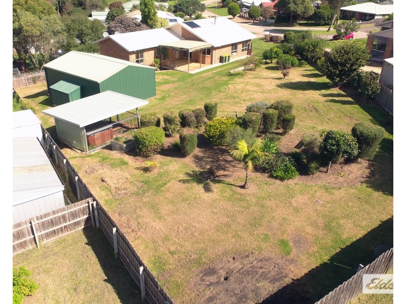 18 Morkham Court, Lakes Entrance VIC 3909