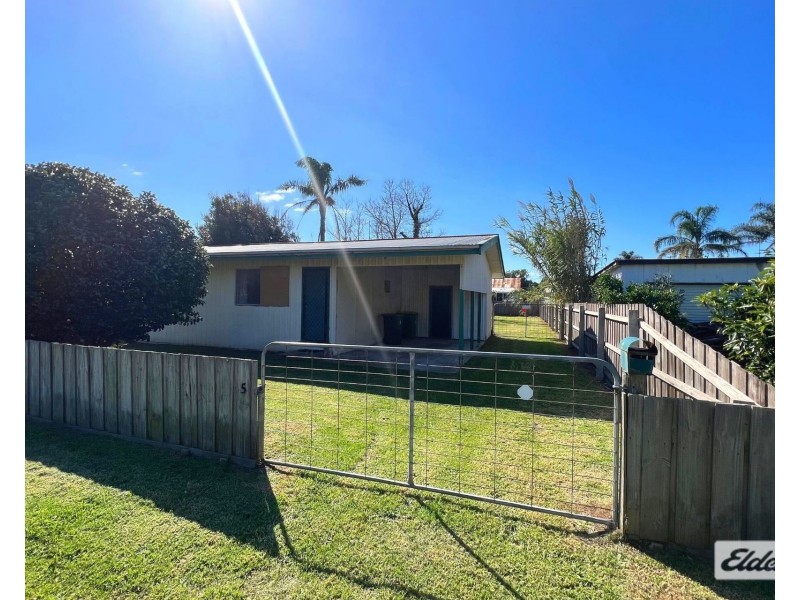 5 Jetty Road, Lakes Entrance VIC 3909