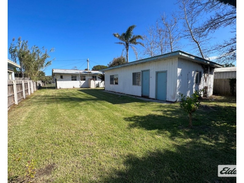 5 Jetty Road, Lakes Entrance VIC 3909
