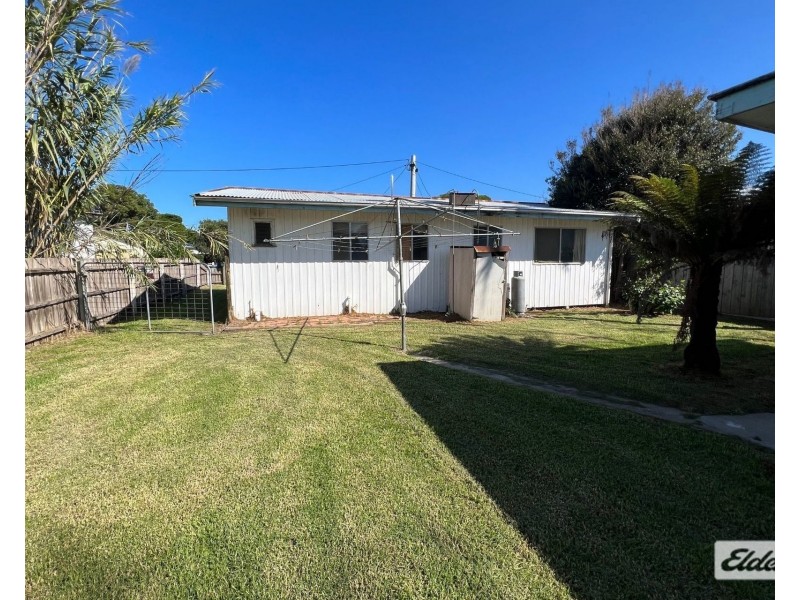 5 Jetty Road, Lakes Entrance VIC 3909