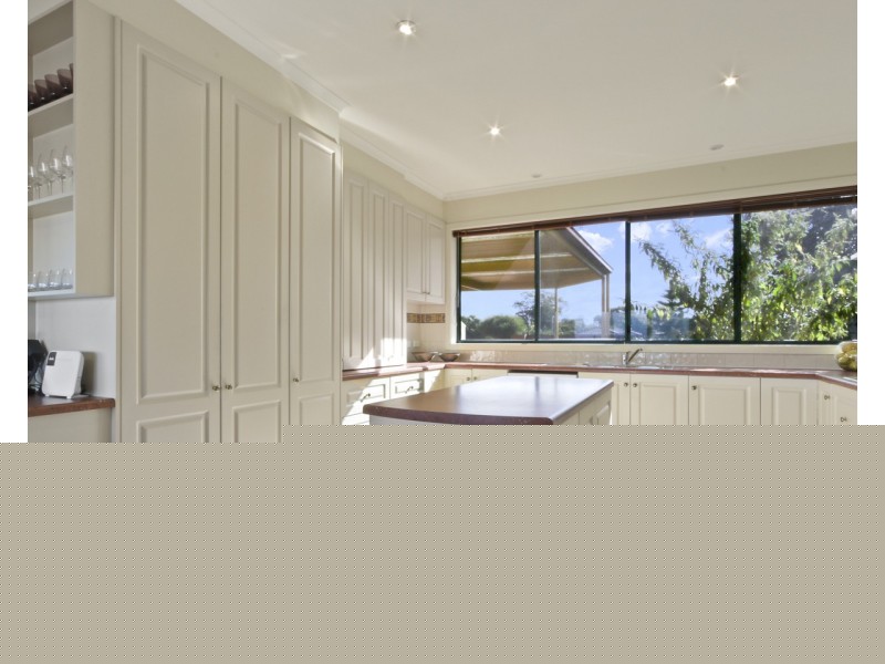 21 Seaview Parade, Kalimna VIC 3909