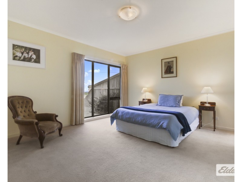 21 Seaview Parade, Kalimna VIC 3909