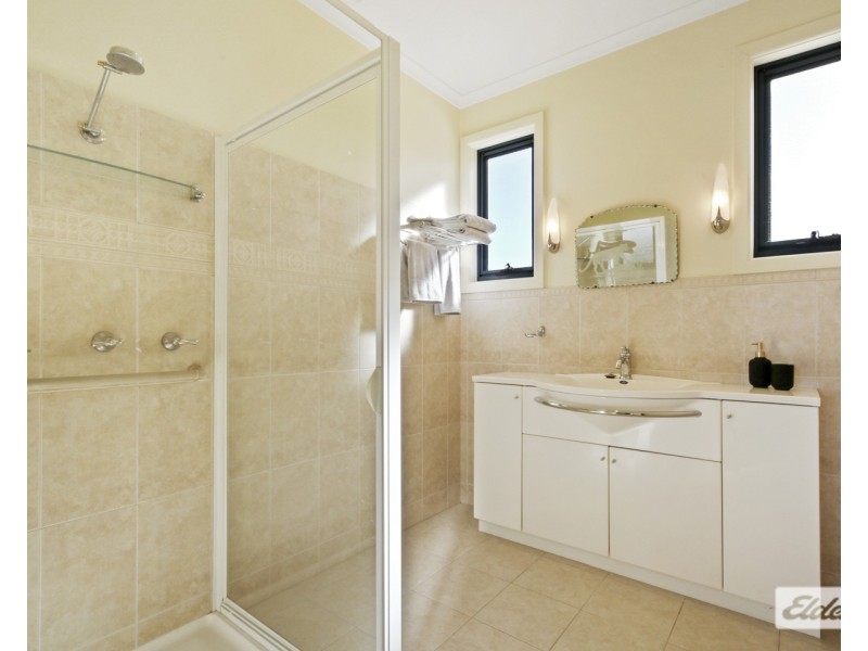 21 Seaview Parade, Kalimna VIC 3909