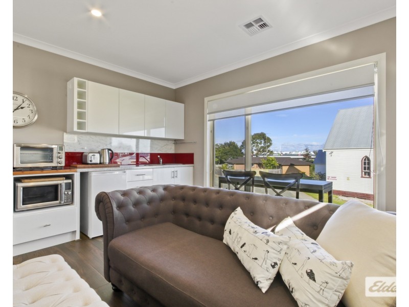 30 Mechanics Street, Lakes Entrance VIC 3909