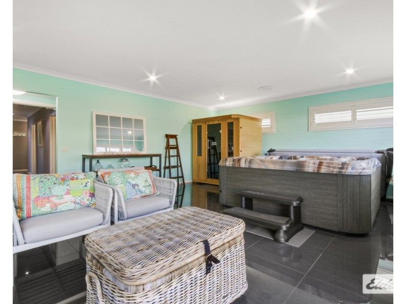 30 Mechanics Street, Lakes Entrance VIC 3909