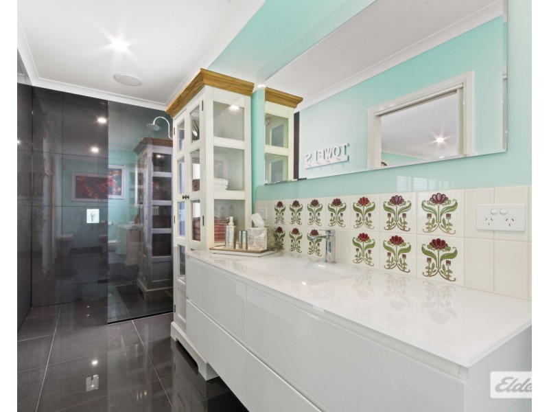 30 Mechanics Street, Lakes Entrance VIC 3909