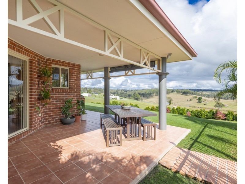 16 Fairway Drive, South Grafton NSW 2460