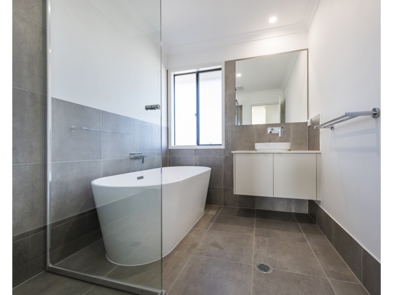 15 Clear Water Close, Grafton NSW 2460