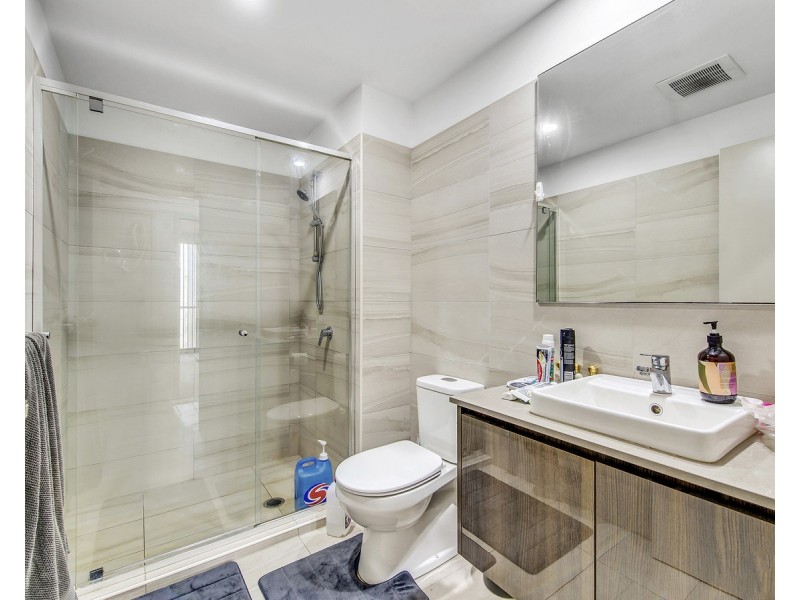 511/8 Hunt Street, Hamilton QLD 4007