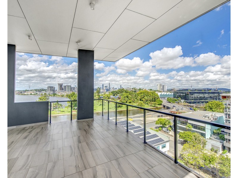 511/8 Hunt Street, Hamilton QLD 4007