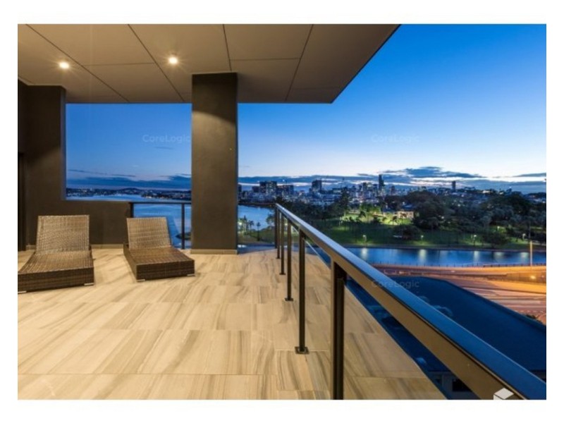 511/8 Hunt Street, Hamilton QLD 4007