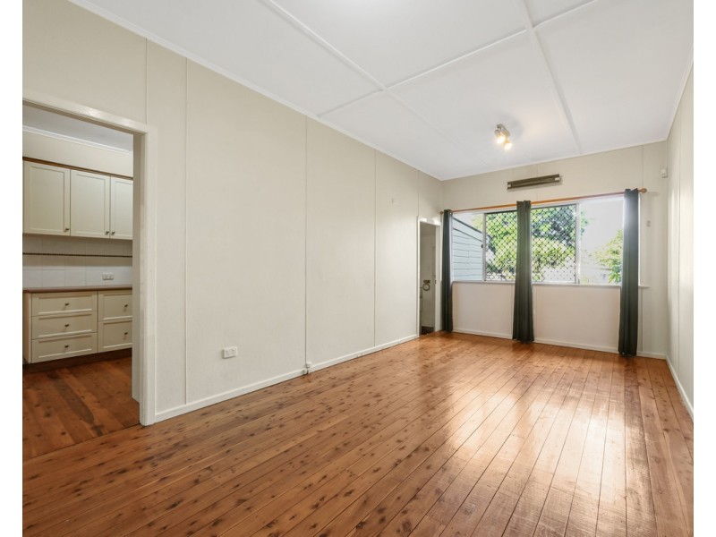 98 Drayton Road, Harristown QLD 4350