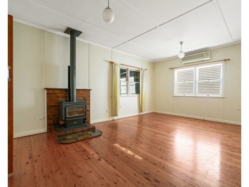 98 Drayton Road, Harristown QLD 4350