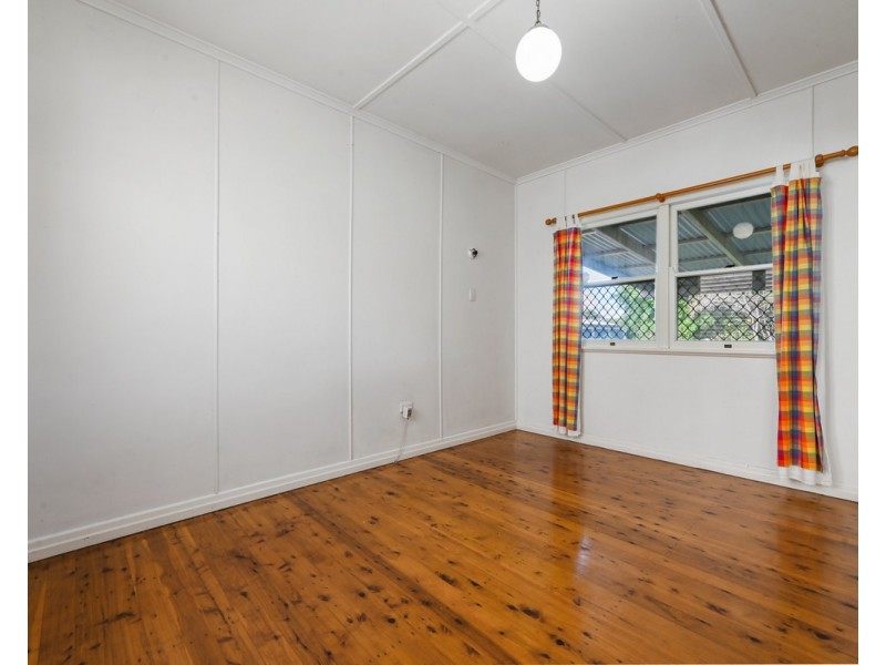 98 Drayton Road, Harristown QLD 4350