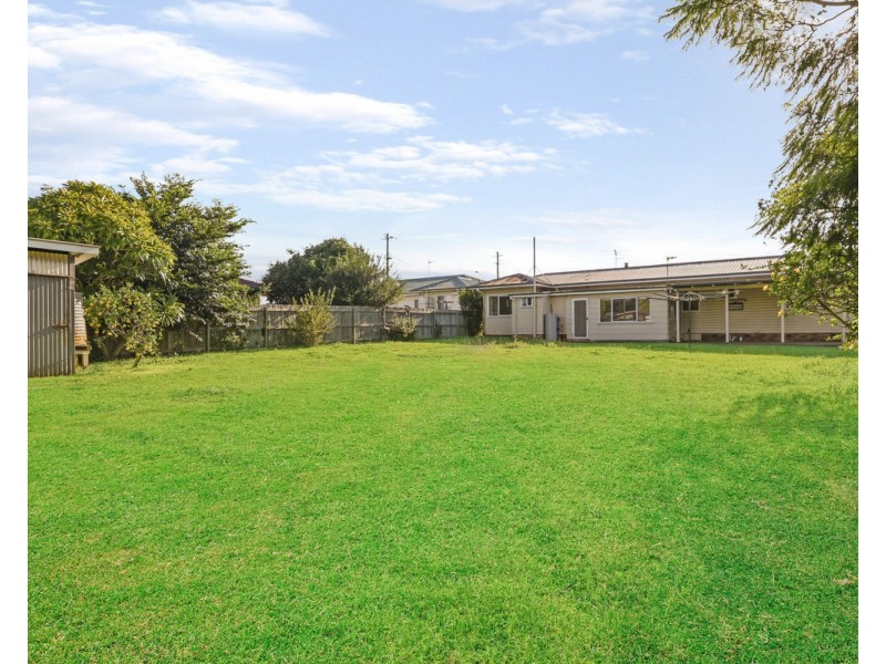 98 Drayton Road, Harristown QLD 4350