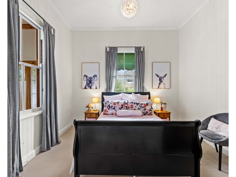 102 Bridge Street, East Toowoomba QLD 4350