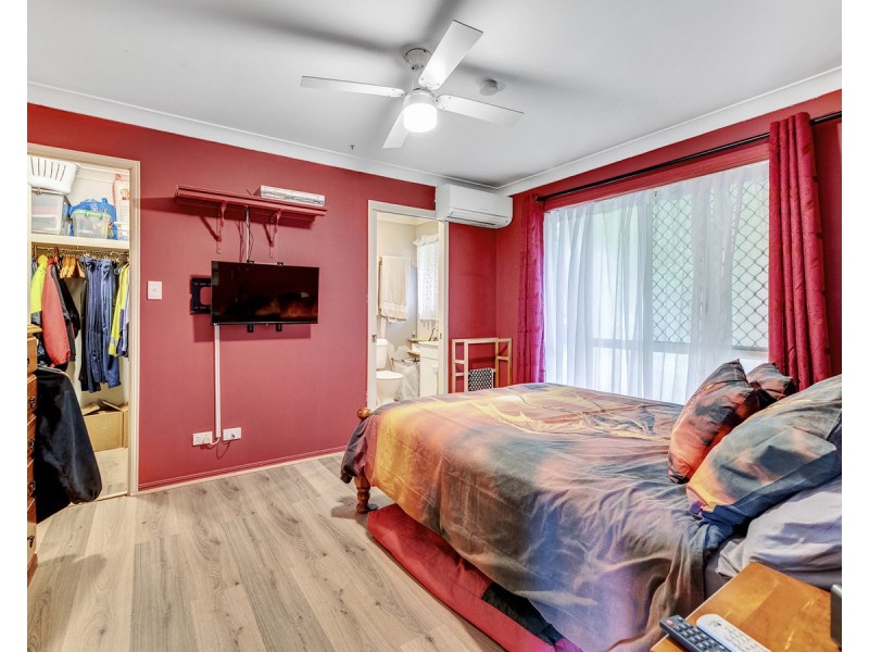 3 Kings Row, Edens Landing QLD 4207