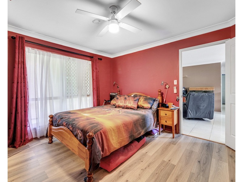 3 Kings Row, Edens Landing QLD 4207