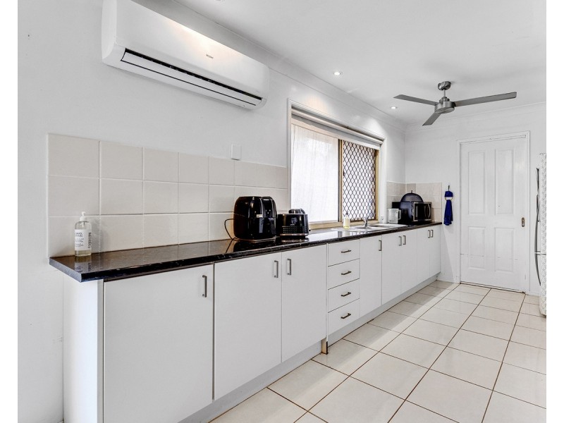 3 Kings Row, Edens Landing QLD 4207