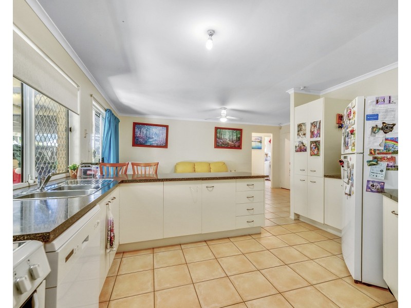 55 Grove Road, Edens Landing QLD 4207