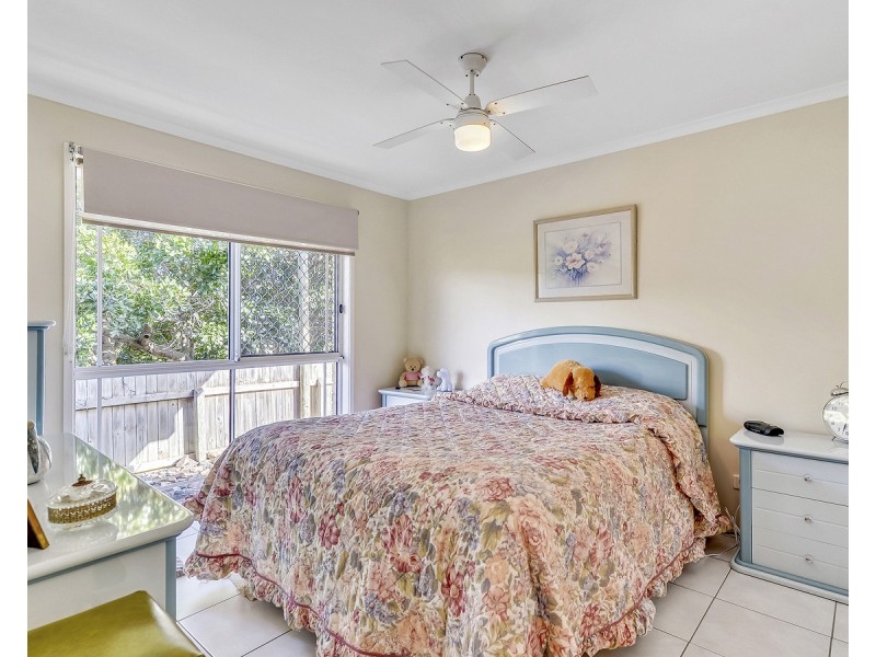 55 Grove Road, Edens Landing QLD 4207