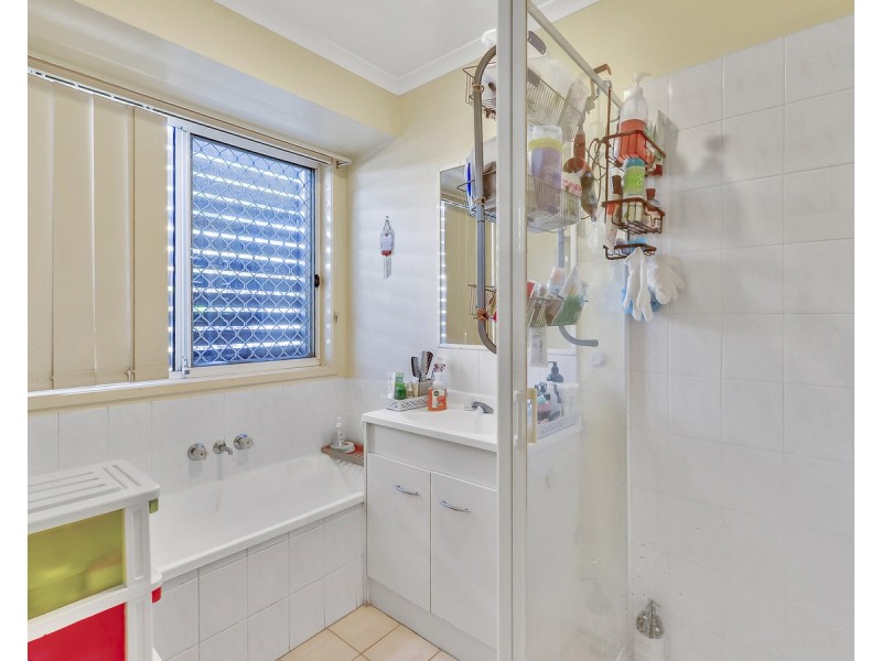 55 Grove Road, Edens Landing QLD 4207