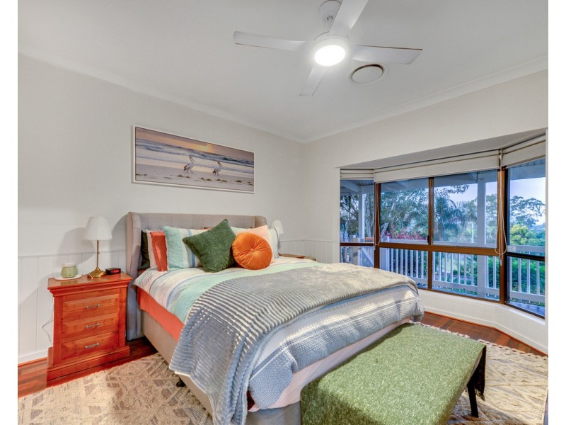 6 Private Court, Edens Landing QLD 4207