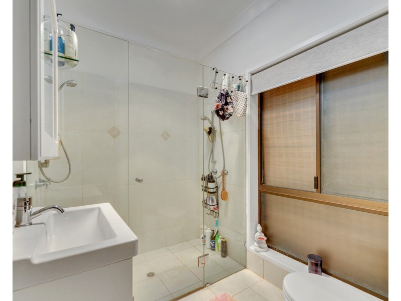 6 Private Court, Edens Landing QLD 4207