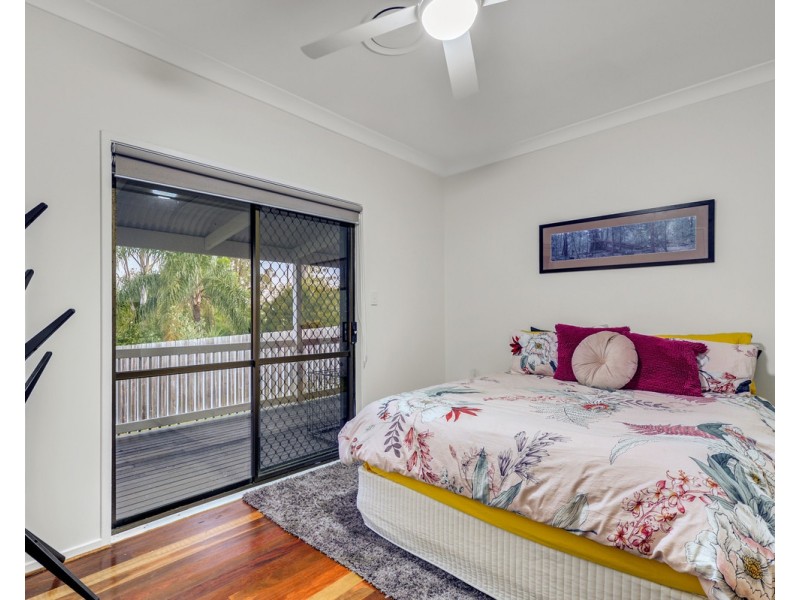 6 Private Court, Edens Landing QLD 4207