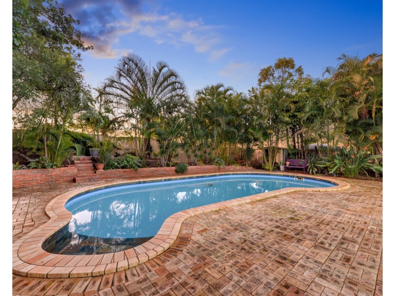 6 Private Court, Edens Landing QLD 4207