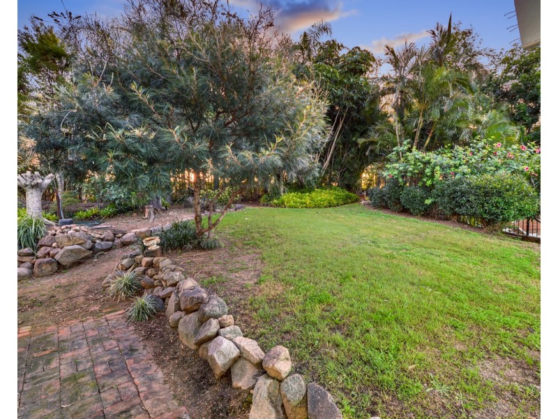 6 Private Court, Edens Landing QLD 4207