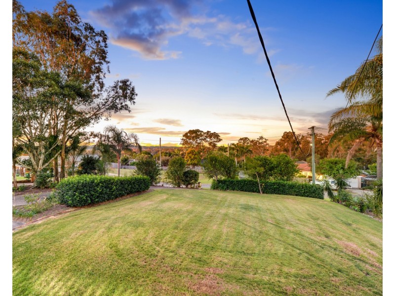 6 Private Court, Edens Landing QLD 4207