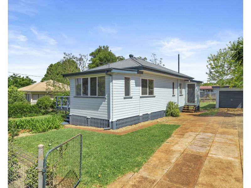 8 Dunkley Street, South Toowoomba QLD 4350
