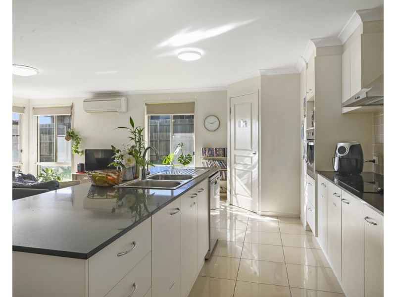 8 Coverack Street, Kleinton QLD 4352