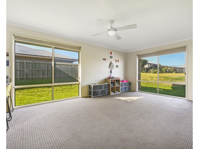 8 Coverack Street, Kleinton QLD 4352