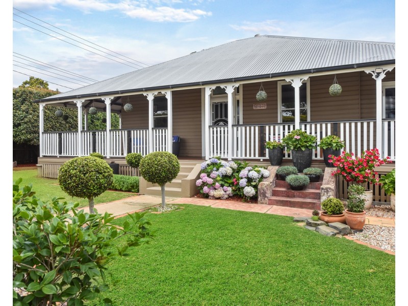 241 Campbell Street, Newtown QLD 4350