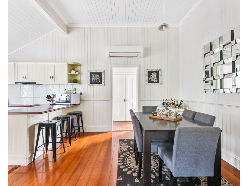 241 Campbell Street, Newtown QLD 4350