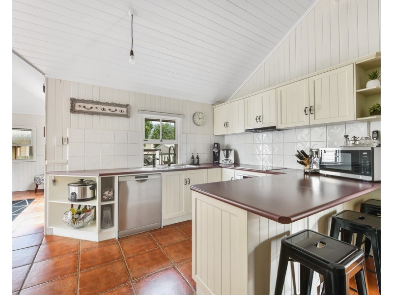 241 Campbell Street, Newtown QLD 4350